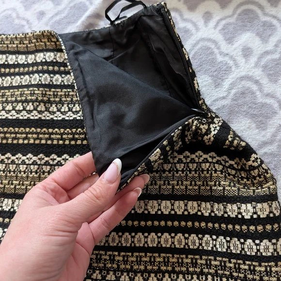 J. McLaughlin Stripped Metallic Pattern Skirt - Picture 5 of 5